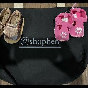 Bundle-2piece Baby GAP & lovable friends sz/12-18m